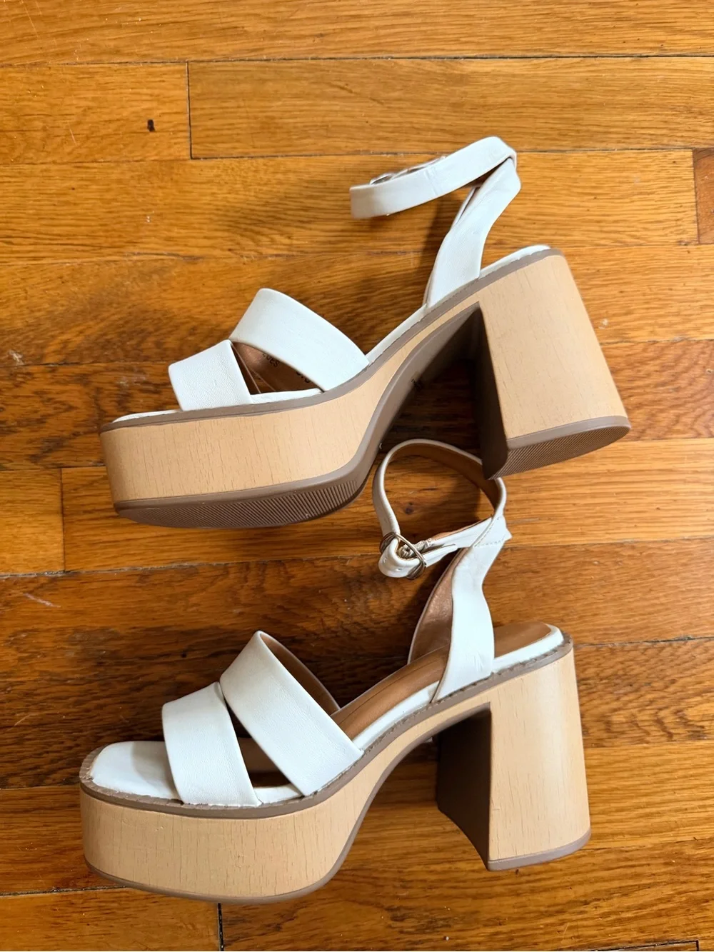 Report beige Leather Platform Ankle-Strap Sandals